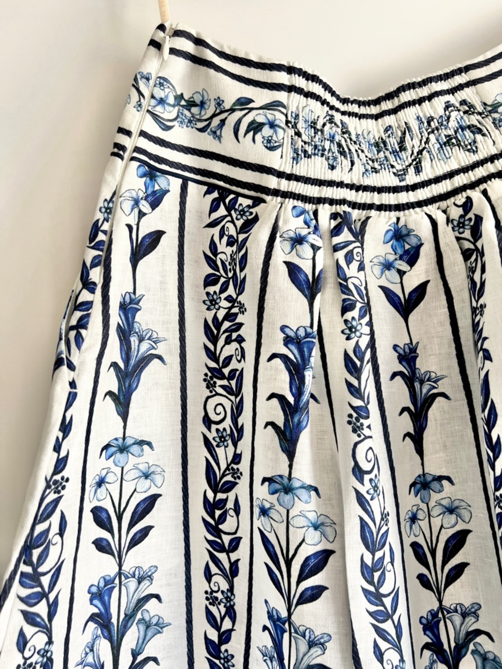 FARM Rio Off-White Flowers Arch Maxi Skirt Size Small NWT - Picture 6 of 11